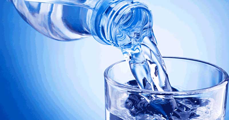 مصرف آب آشامیدنی سالم در طول سفر - آموزشهای طبیعتگردی